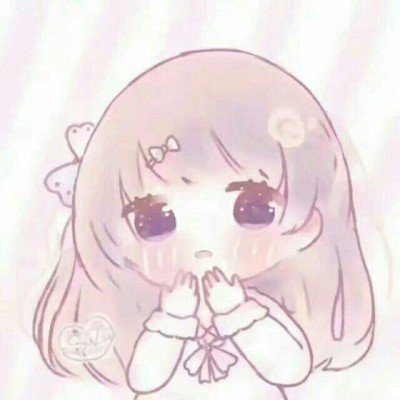 两女子推护理床上的老人赏花